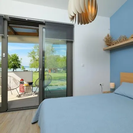 Vitorlas Apartman Apartment *