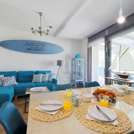 Vitorlas Apartman Apartment *