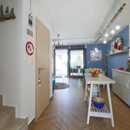 Vitorlas Apartman Apartment *